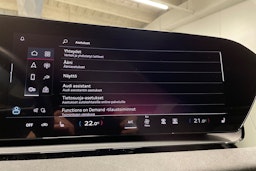 valkoinen Audi SQ6 e-tron 2024 kuva 16.