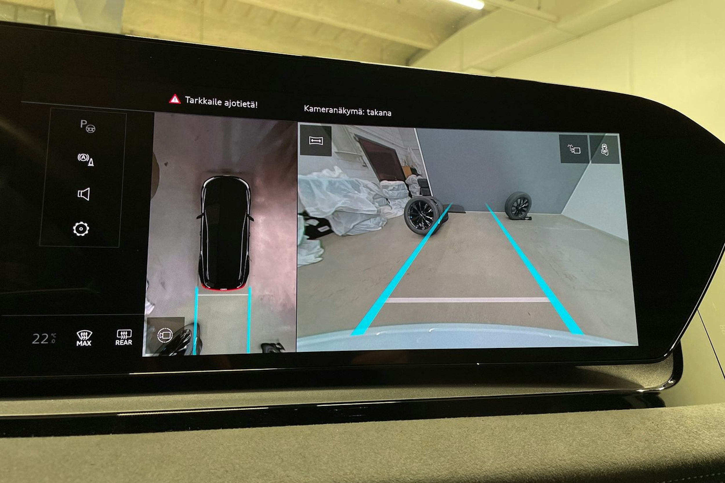 valkoinen Audi SQ6 e-tron 2024 kuva 19.