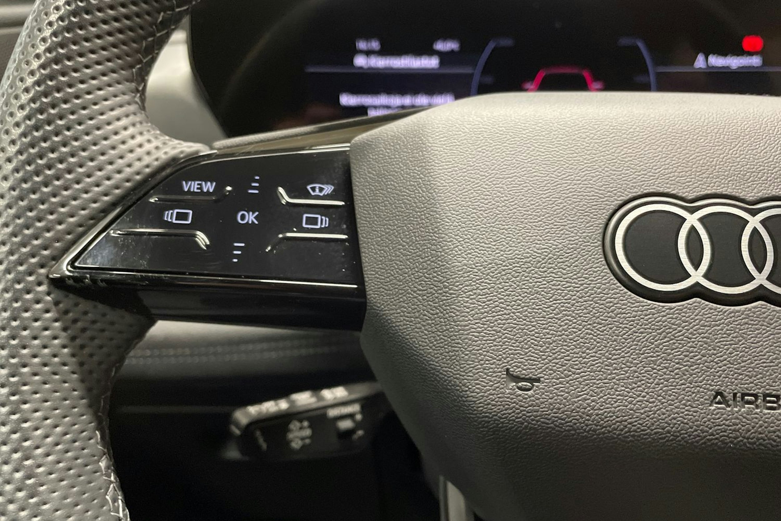 valkoinen Audi SQ6 e-tron 2024 kuva 20.