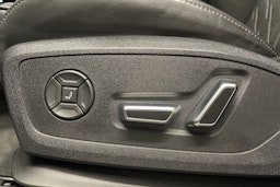 valkoinen Audi SQ6 e-tron 2024 kuva 24.