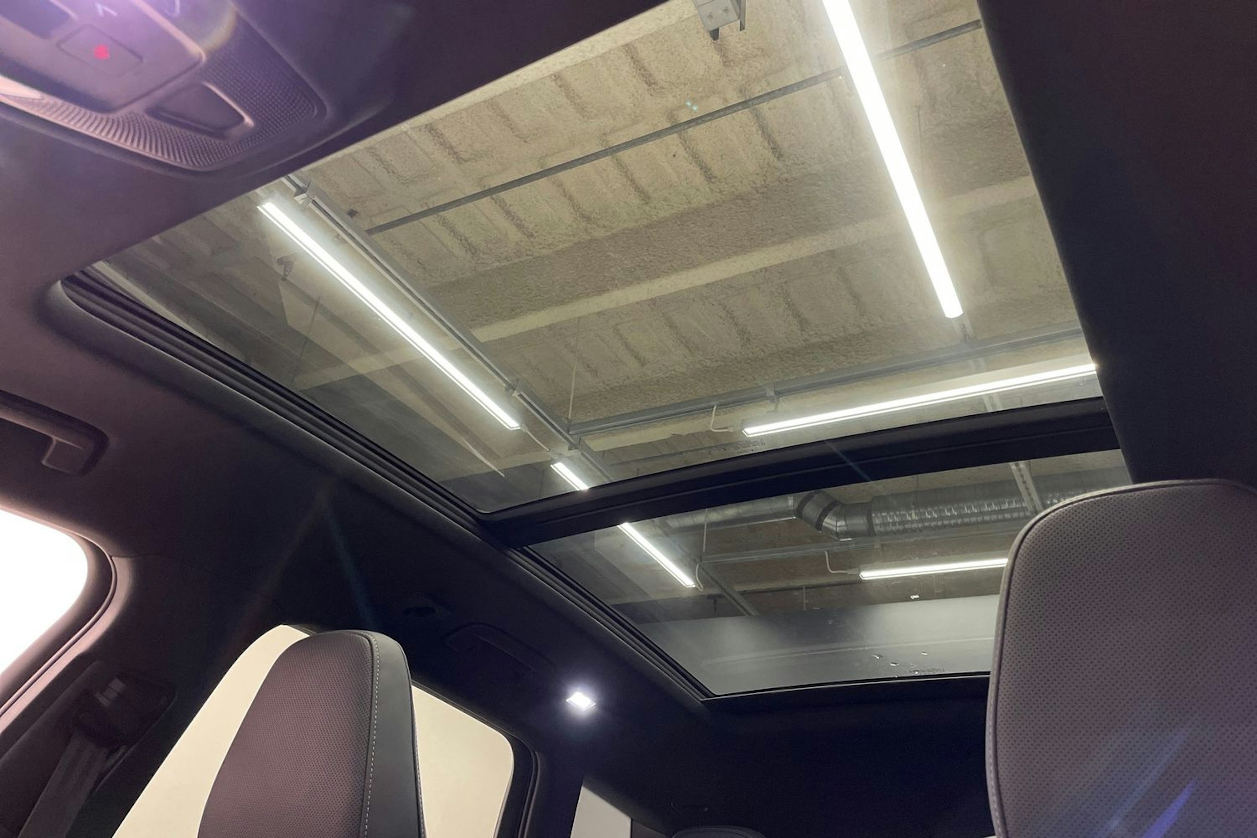 valkoinen Audi SQ6 e-tron 2024 kuva 25.