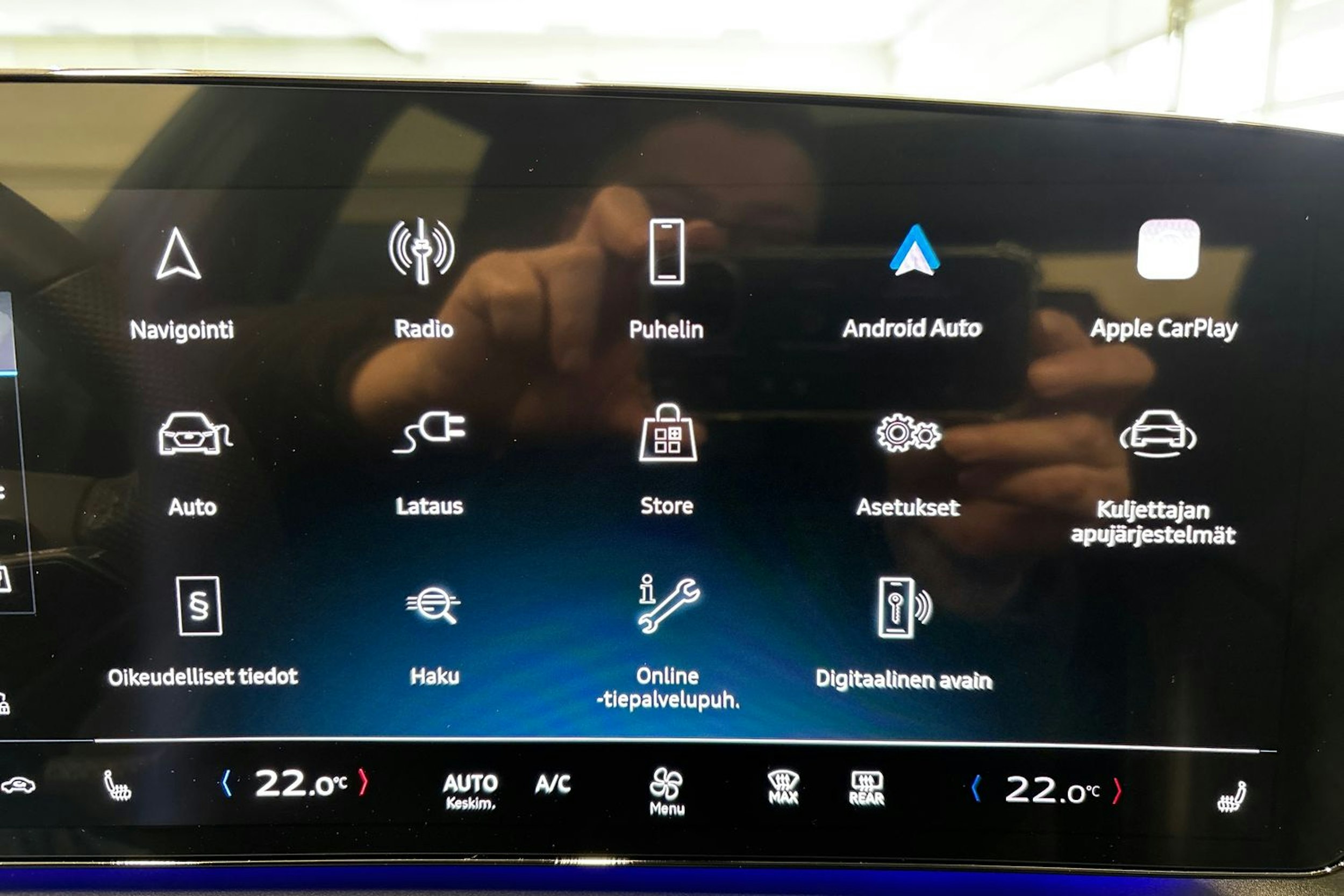 Musta Audi SQ6 e-tron 2025 kuva 25.