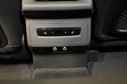 Musta Audi SQ6 e-tron 2025 kuva 32.