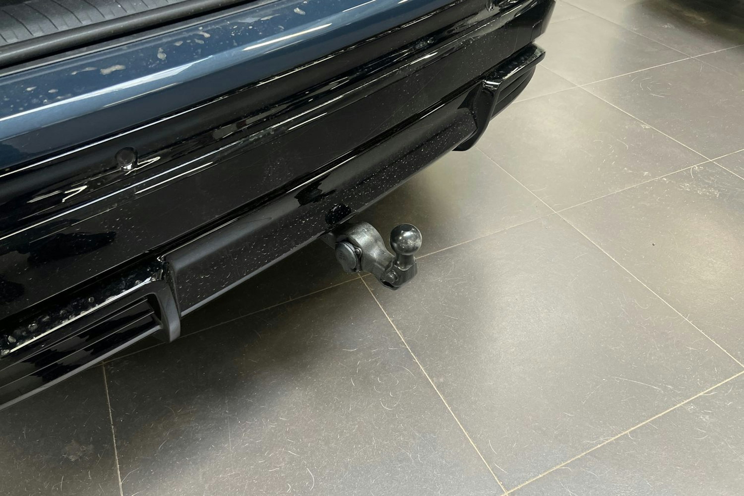 met. Sininen Audi SQ6 e-tron 2024 kuva 25.