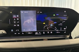 musta Audi SQ6 e-tron 2025 kuva 15.