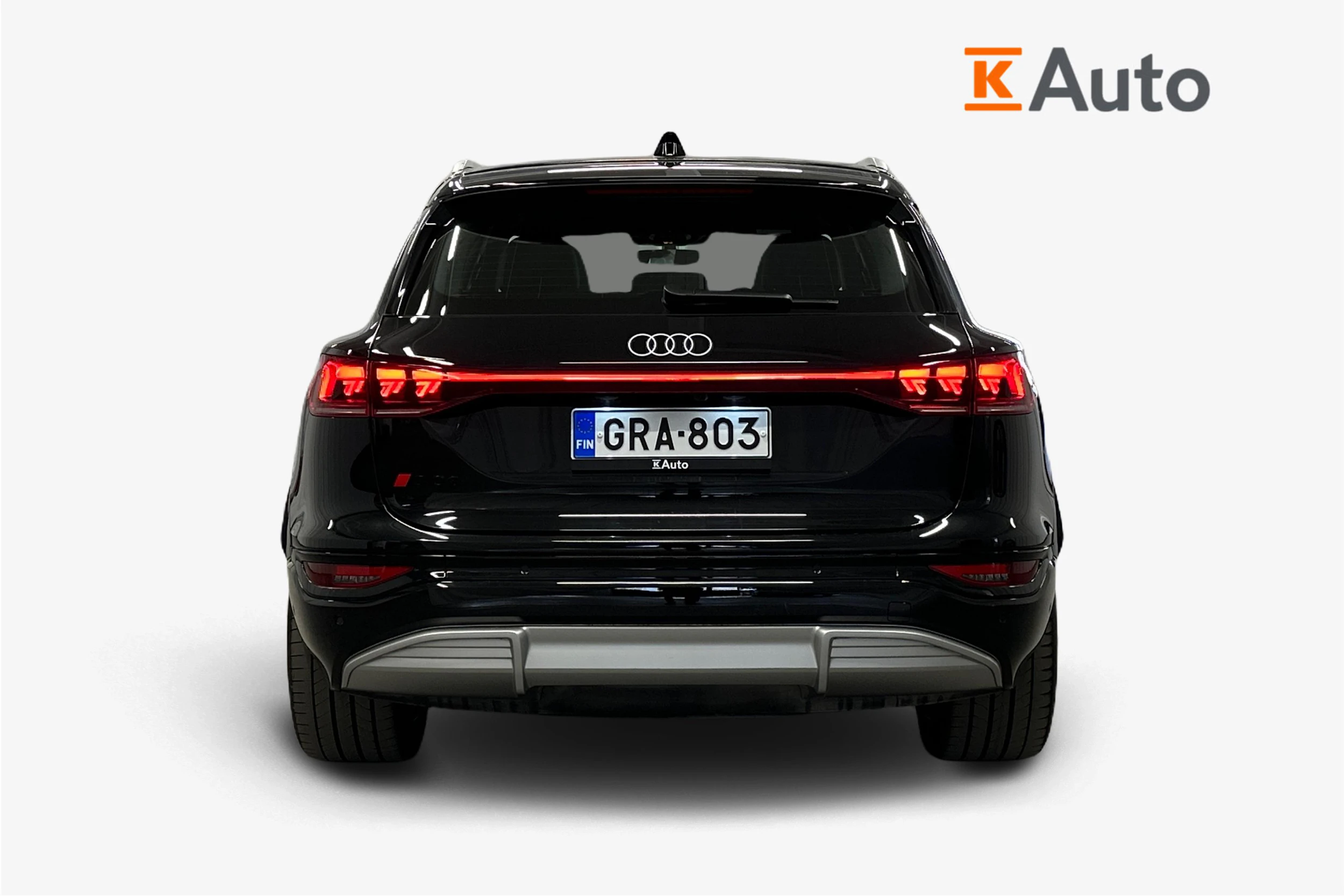 musta Audi SQ6 e-tron 2025 kuva 4.
