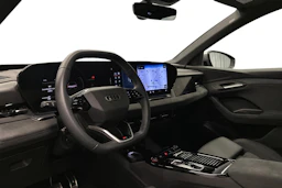 musta Audi SQ6 e-tron 2025 kuva 8.