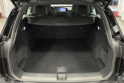 musta Audi SQ6 e-tron 2025 kuva 15.