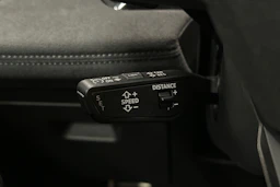 musta Audi SQ6 e-tron 2025 kuva 27.