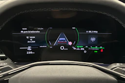 musta Audi SQ6 e-tron 2025 kuva 28.