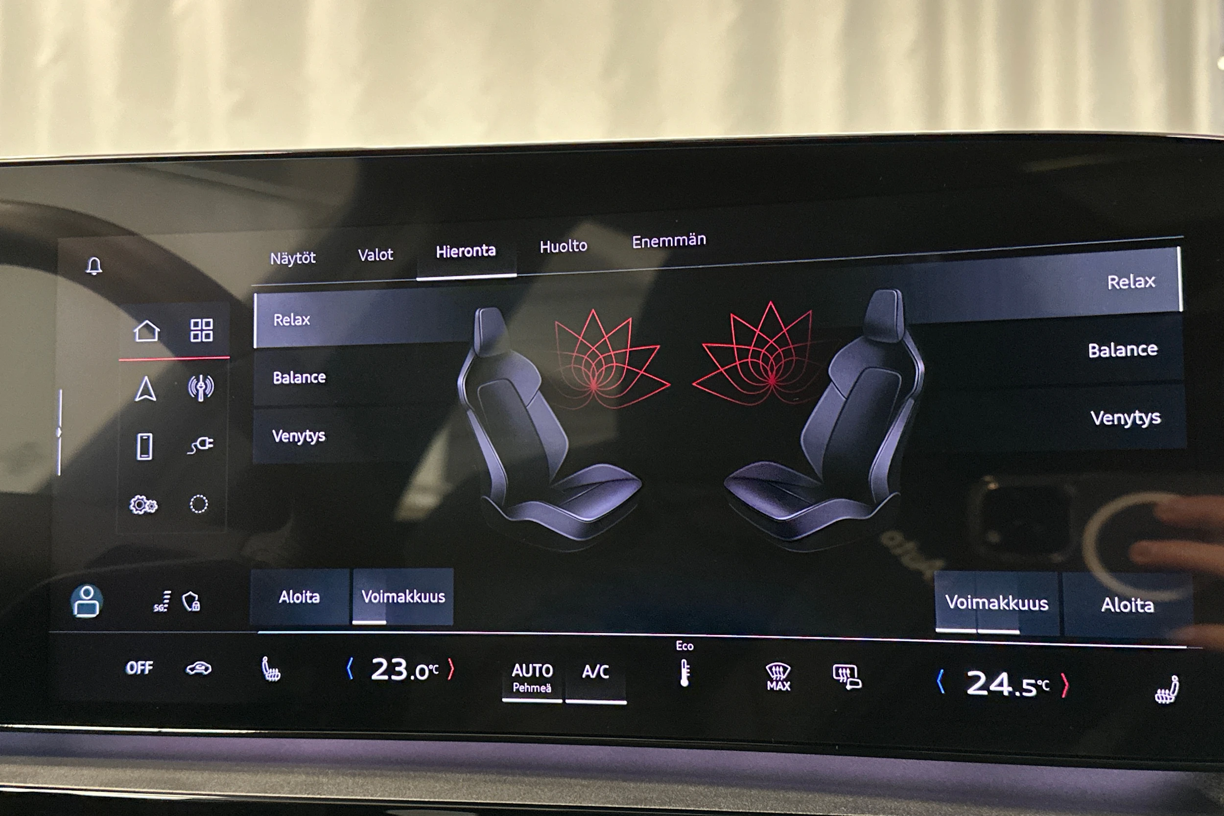 musta Audi SQ6 e-tron 2025 kuva 30.