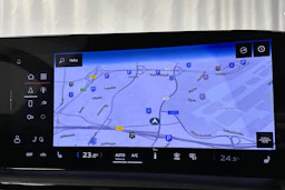 musta Audi SQ6 e-tron 2025 kuva 31.