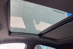 musta Audi SQ6 e-tron 2025 kuva 16.