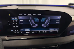 Musta Audi SQ6 e-tron 2025 kuva 30.