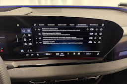 Musta Audi SQ6 e-tron 2025 kuva 34.