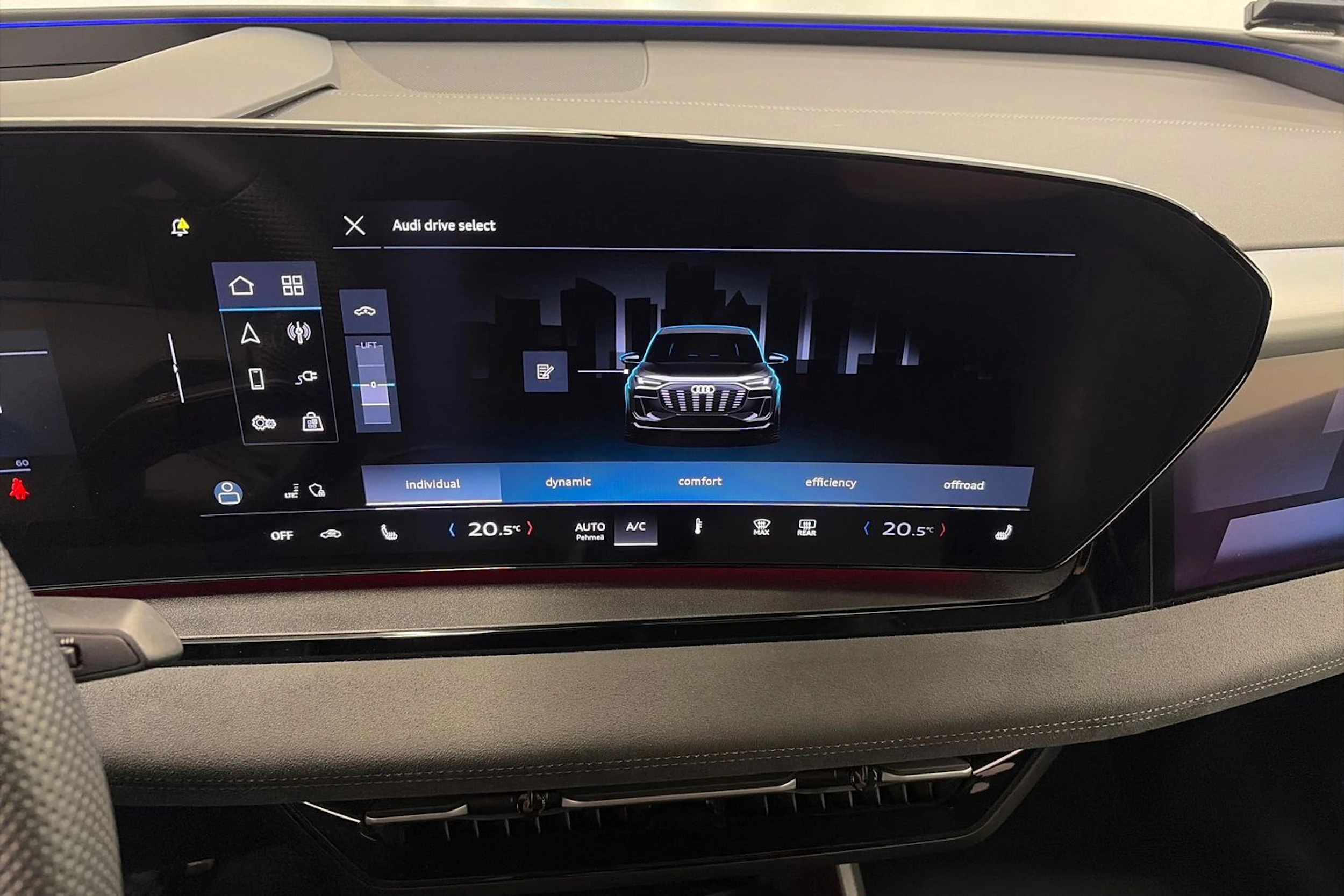 Musta Audi SQ6 e-tron 2025 kuva 36.