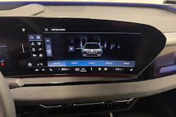Musta Audi SQ6 e-tron 2025 kuva 36.