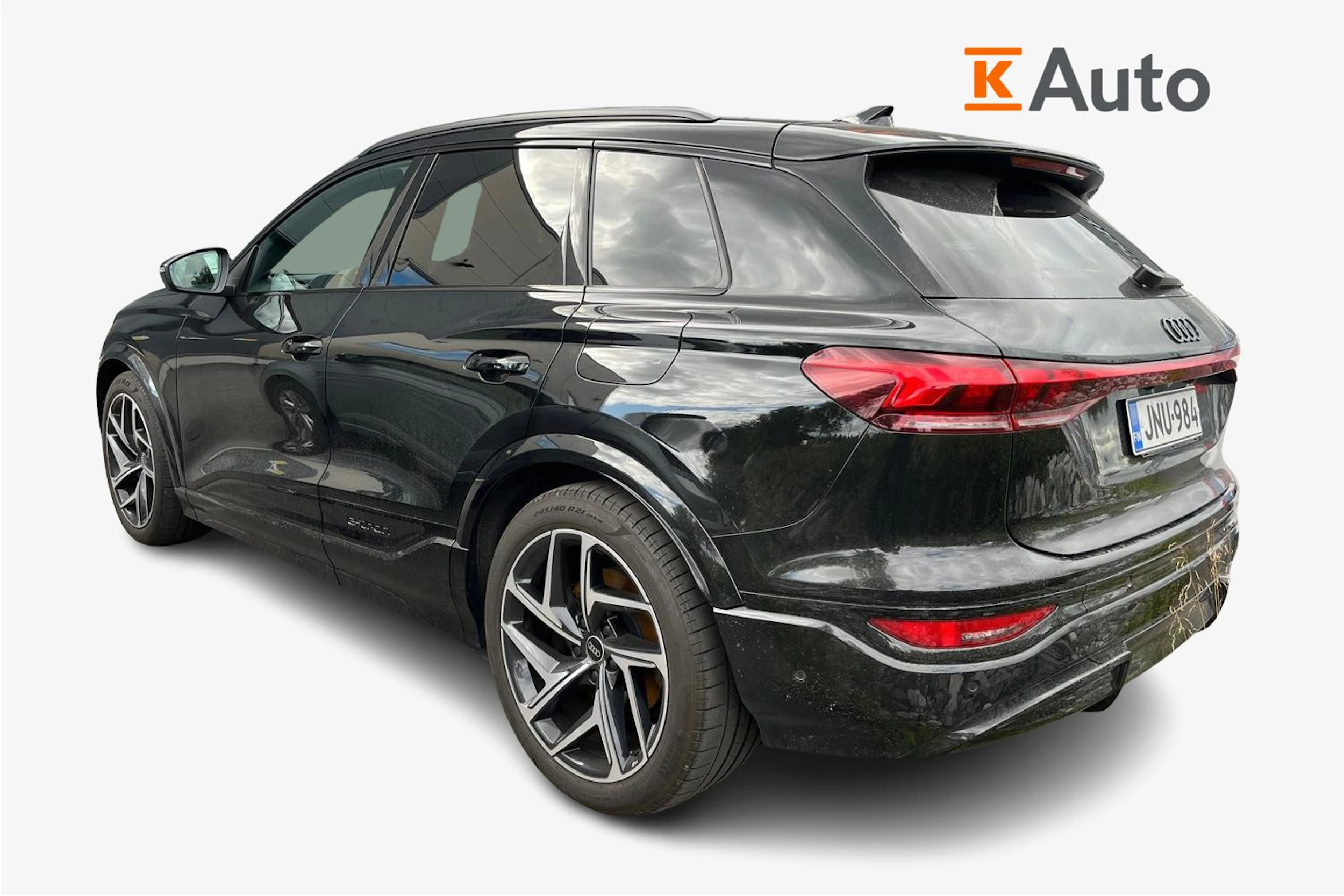 met. musta Audi SQ6 e-tron 2025 kuva 2.