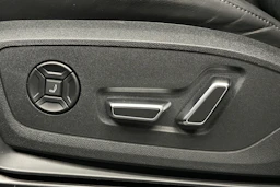 harmaa Audi SQ6 e-tron 2025 kuva 16.