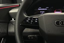 harmaa Audi SQ6 e-tron 2025 kuva 21.