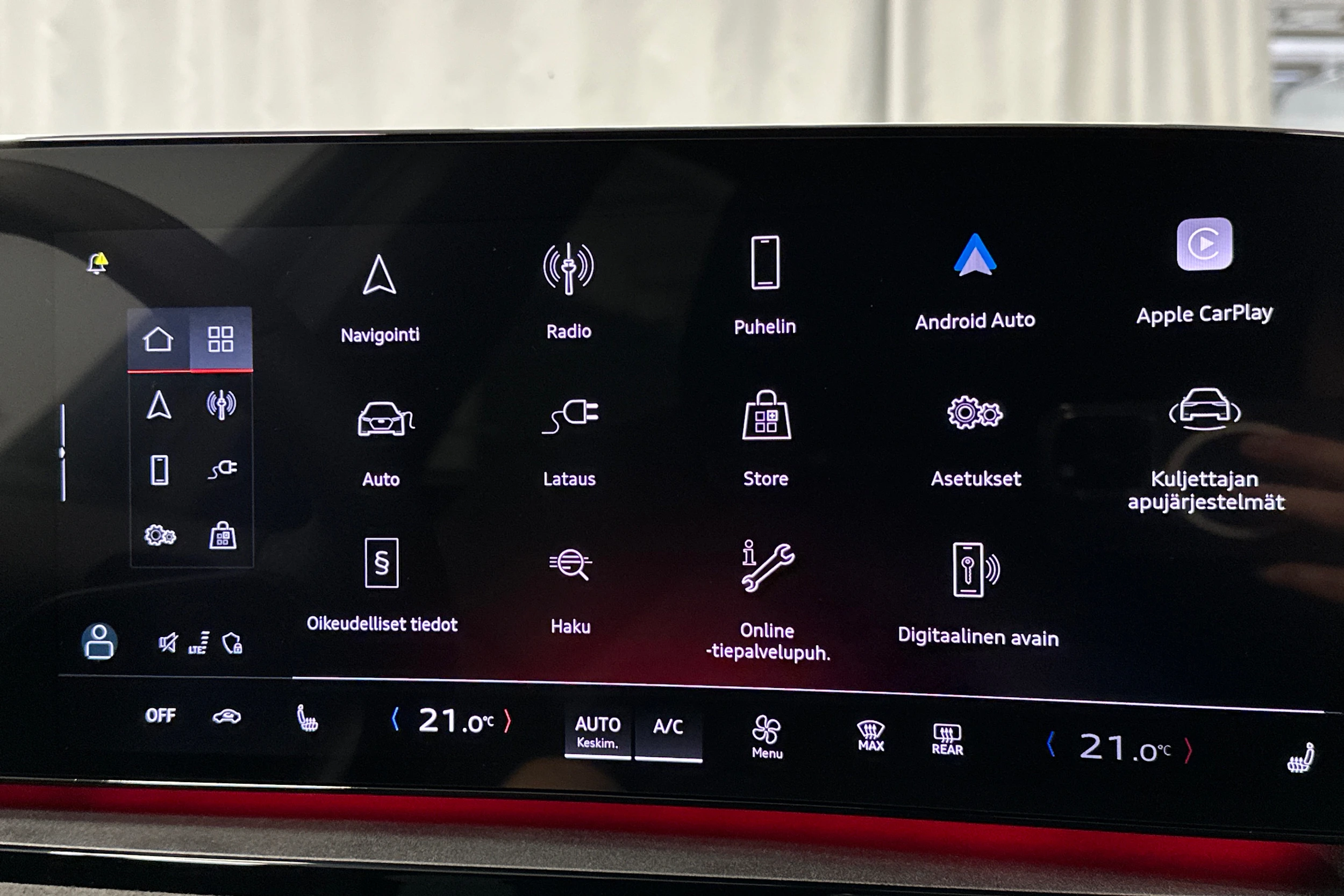 harmaa Audi SQ6 e-tron 2025 kuva 26.