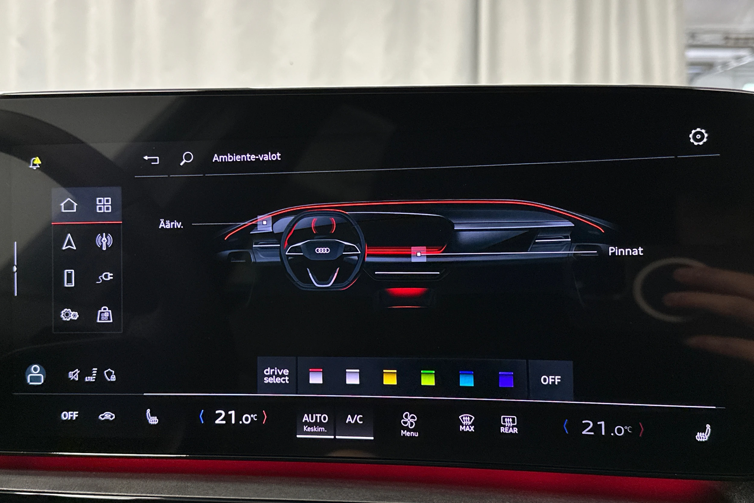 harmaa Audi SQ6 e-tron 2025 kuva 28.