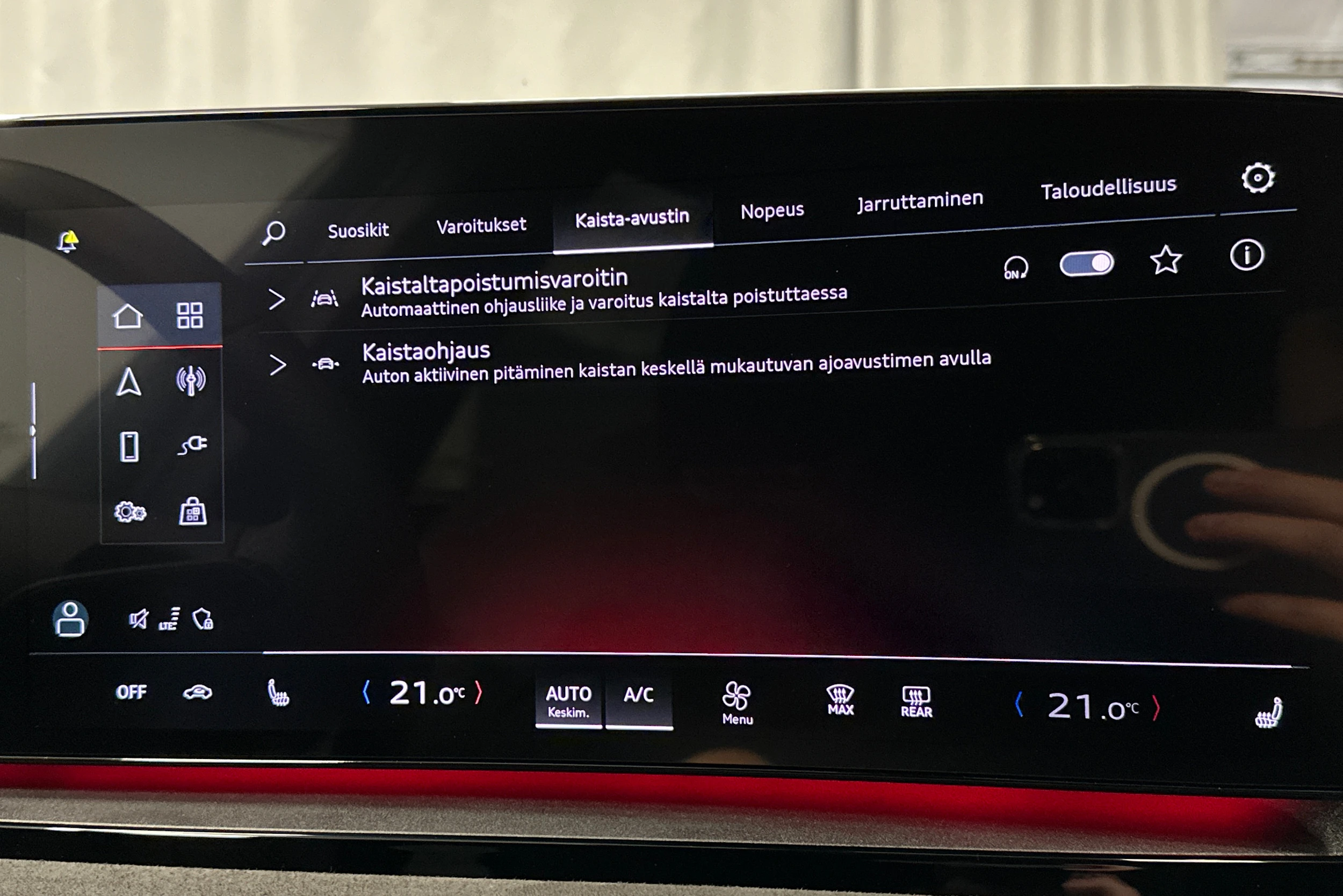 harmaa Audi SQ6 e-tron 2025 kuva 32.