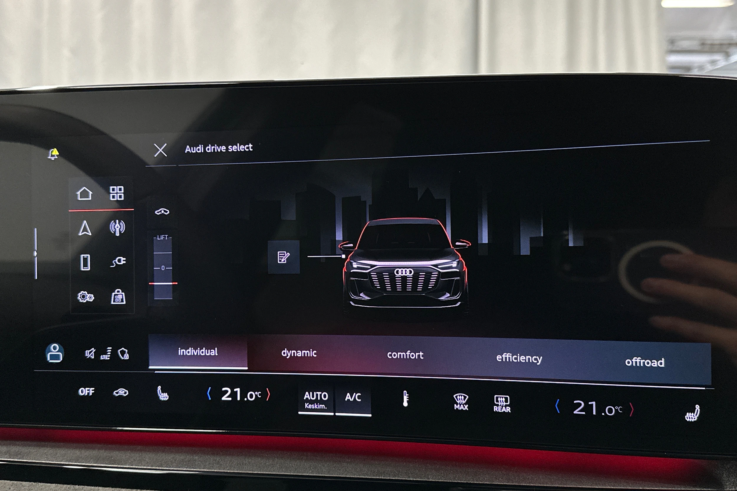 harmaa Audi SQ6 e-tron 2025 kuva 37.