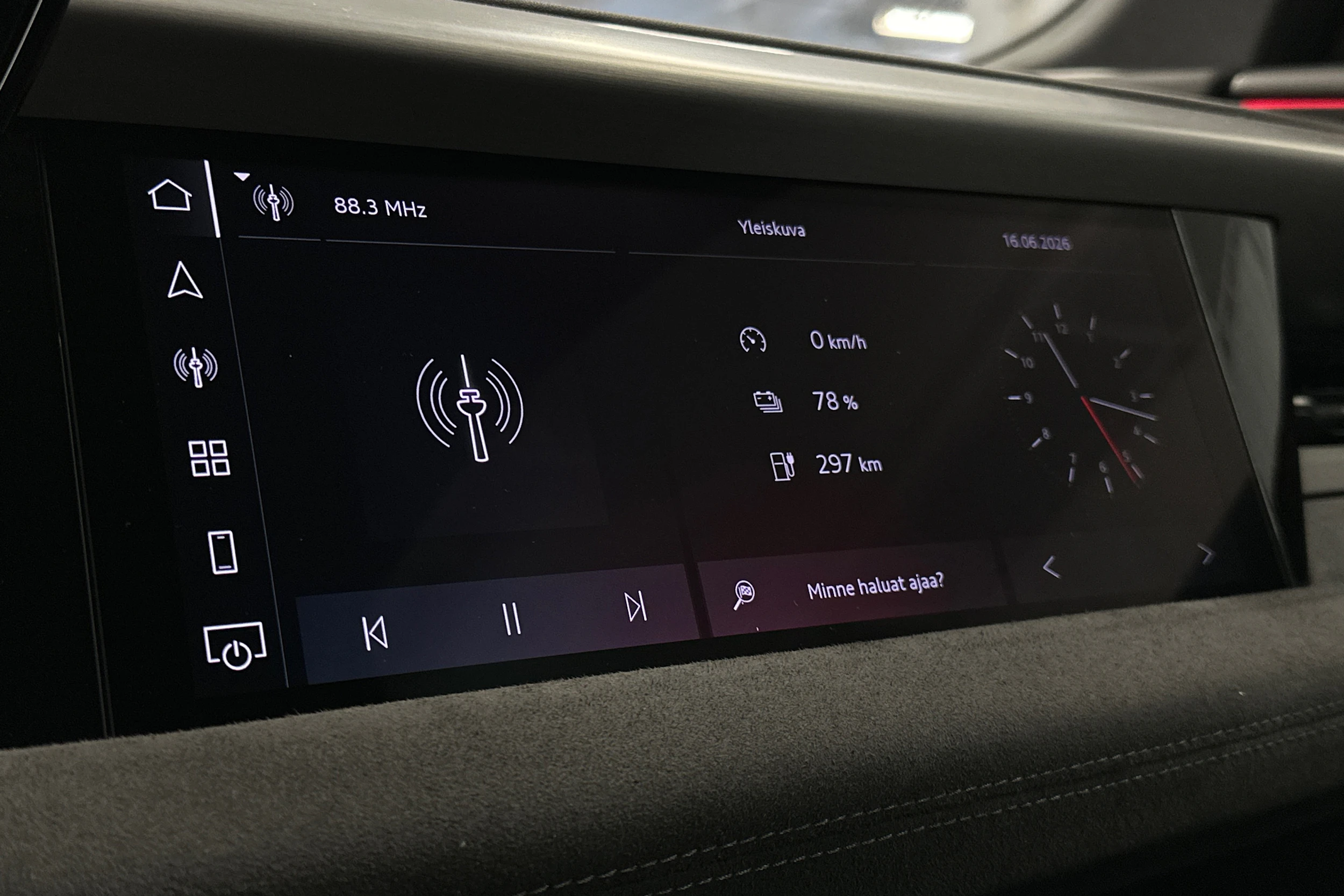harmaa Audi SQ6 e-tron 2025 kuva 38.