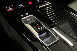 harmaa Audi SQ6 e-tron 2025 kuva 39.