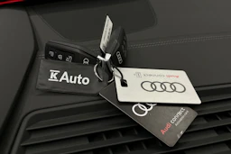 harmaa Audi SQ6 e-tron 2025 kuva 41.