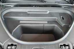 daytona harmaa Audi SQ6 e-tron 2025 kuva 24.