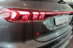 daytona harmaa Audi SQ6 e-tron 2025 kuva 30.