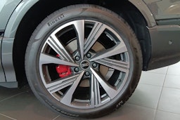 daytona harmaa Audi SQ6 e-tron 2025 kuva 31.