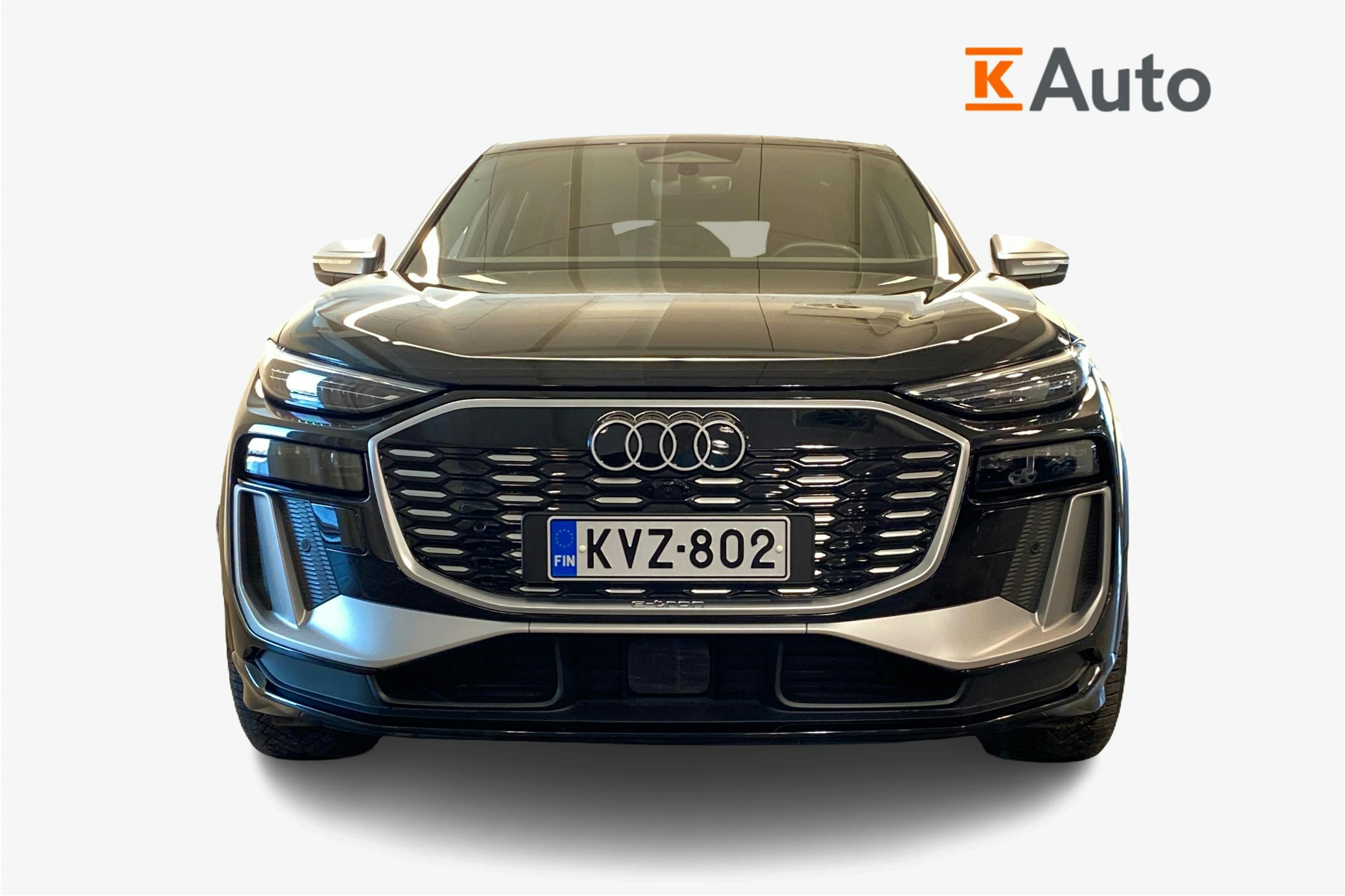 Musta Audi SQ6 e-tron 2025 kuva 4.