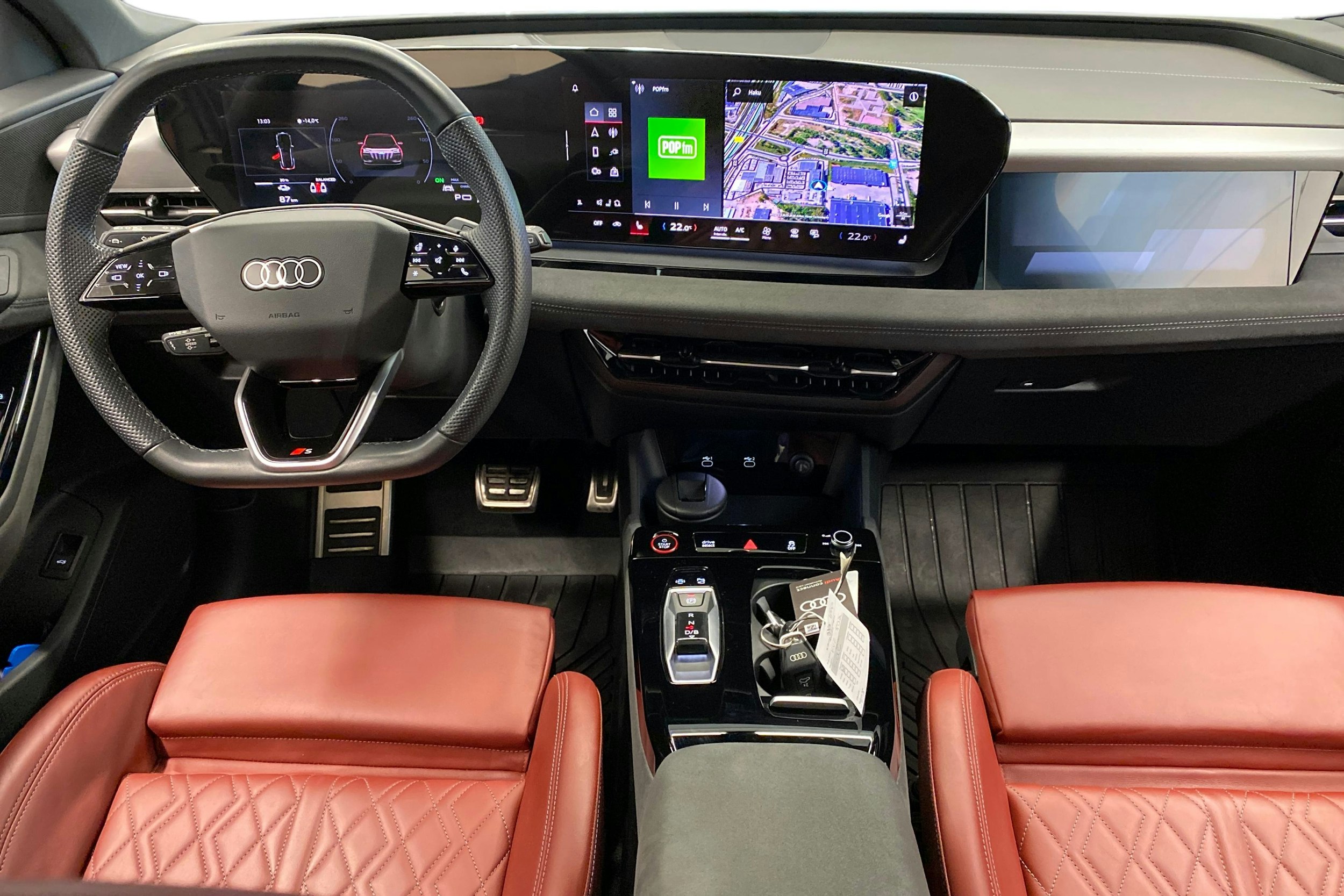 Musta Audi SQ6 e-tron 2025 kuva 7.