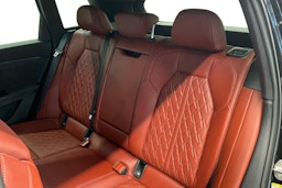 Musta Audi SQ6 e-tron 2025 kuva 8.