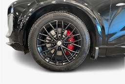 Musta Audi SQ6 e-tron 2025 kuva 9.