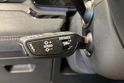 Musta Audi SQ6 e-tron 2025 kuva 14.