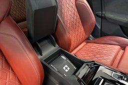 Musta Audi SQ6 e-tron 2025 kuva 20.