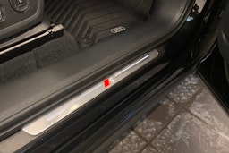 Musta Audi SQ6 e-tron 2025 kuva 38.