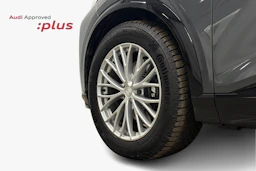 harmaa Audi SQ6 e-tron 2025 kuva 9.