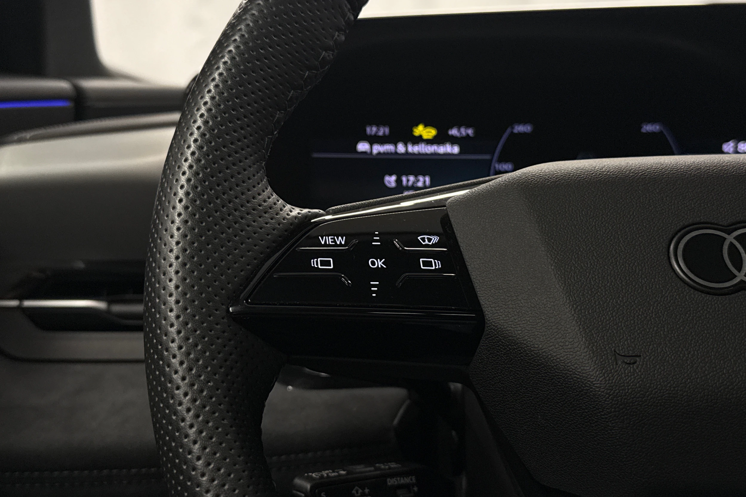 harmaa Audi SQ6 e-tron 2025 kuva 13.