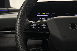 harmaa Audi SQ6 e-tron 2025 kuva 13.