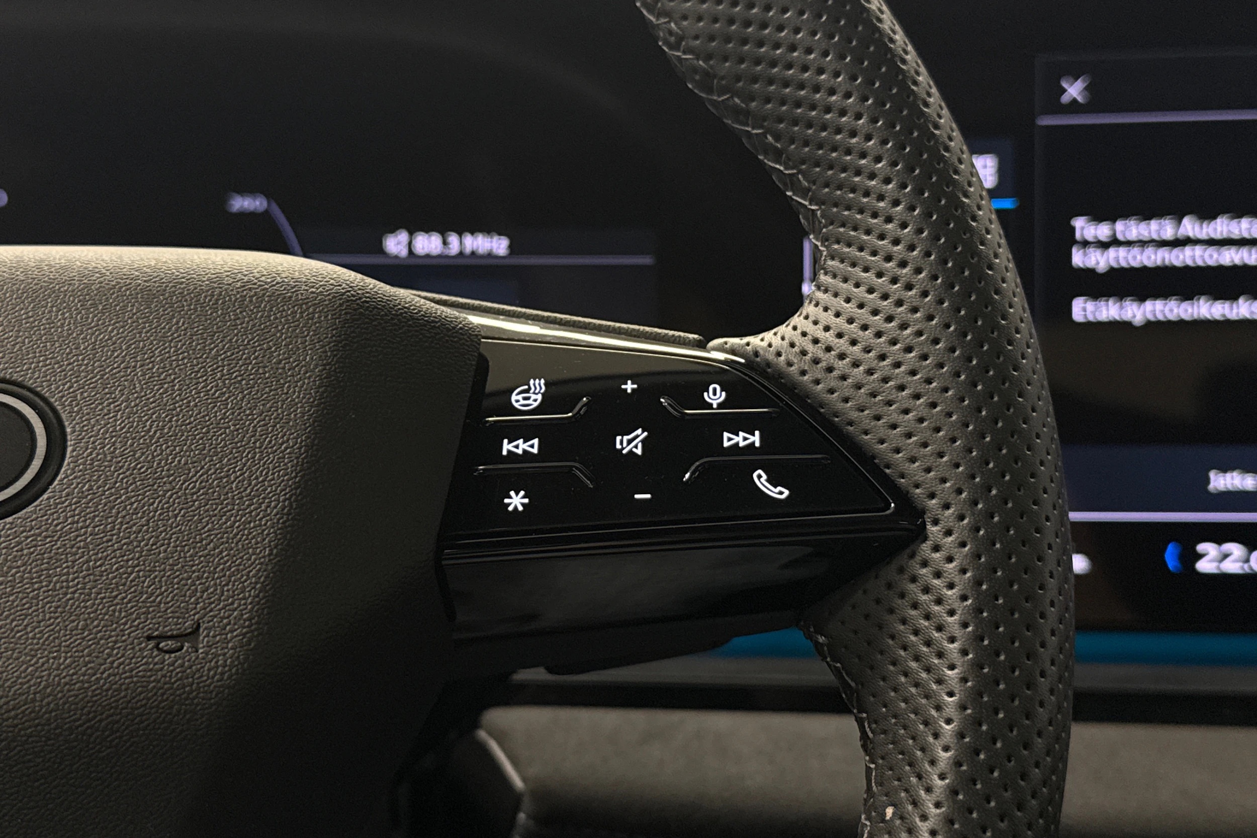 harmaa Audi SQ6 e-tron 2025 kuva 14.