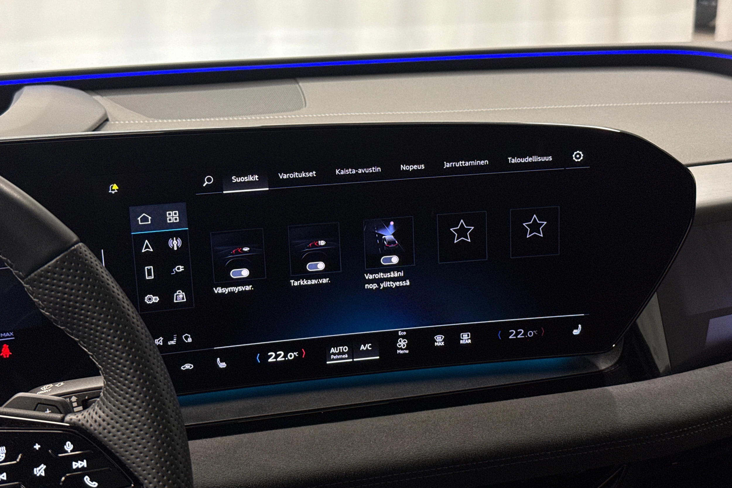 harmaa Audi SQ6 e-tron 2025 kuva 19.