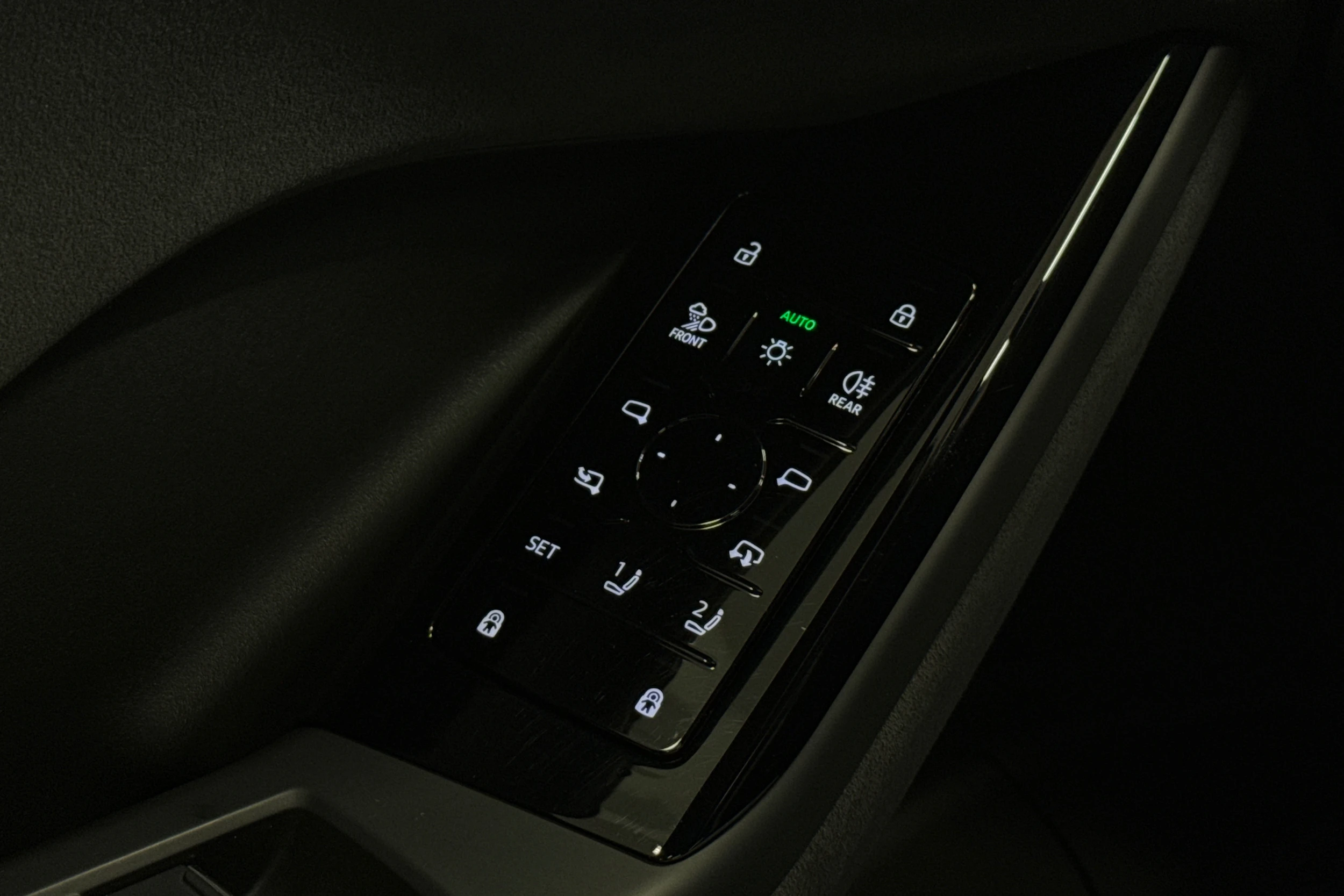 harmaa Audi SQ6 e-tron 2025 kuva 27.