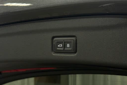 harmaa Audi SQ6 e-tron 2025 kuva 31.