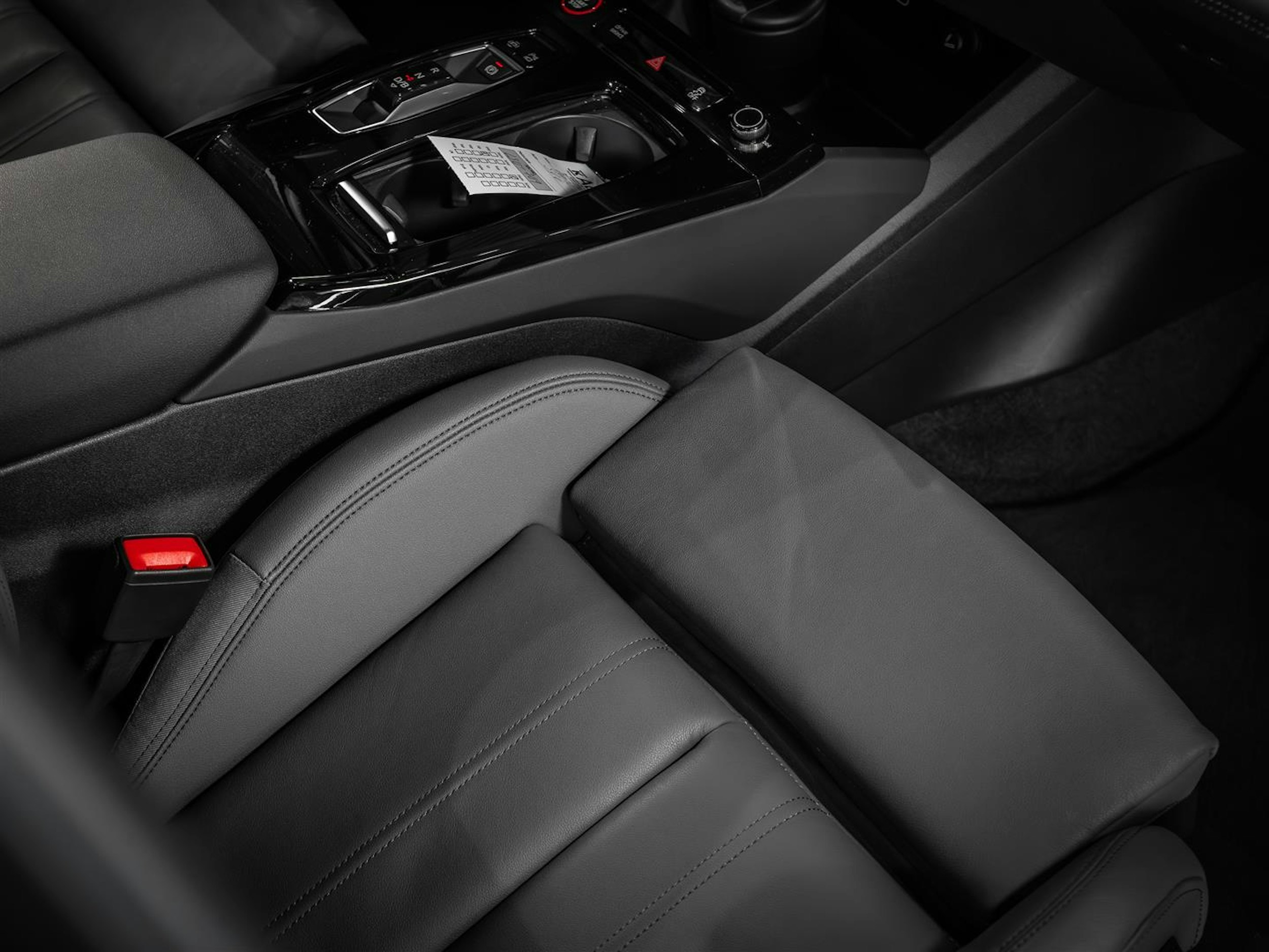 sininen Audi SQ6 e-tron 2025 kuva 16.