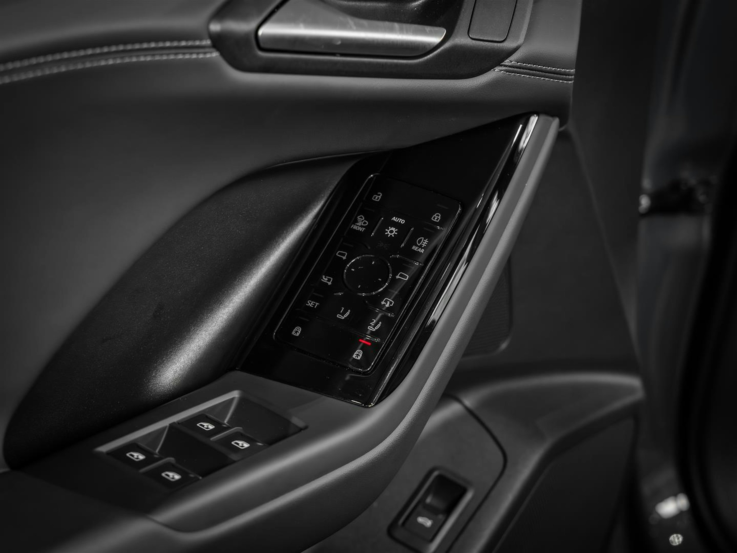 sininen Audi SQ6 e-tron 2025 kuva 19.